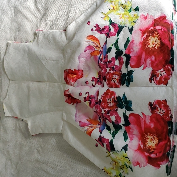 4 NWT 4 used Girls Summer Dresses Size 14/16 XL - Picture 3 of 8